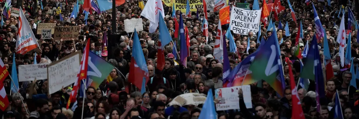 410.000 διαδηλωτές στη Γαλλία και συγκρούσεις σε Παρίσι και Μασσαλία