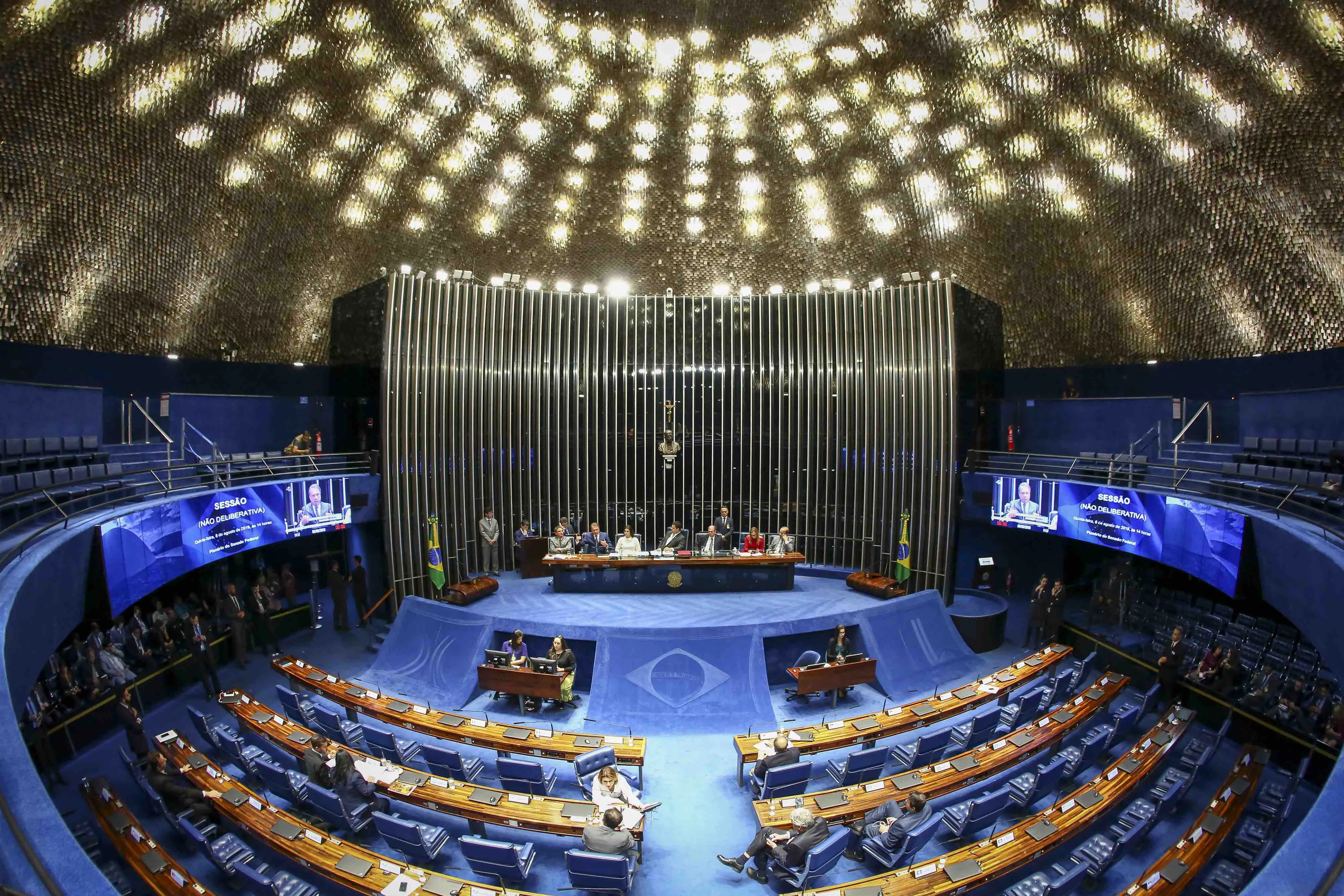 Η Γερουσία της Βραζιλίας εγκρίνει εβδομάδα έως 40 ωρών και δύο ημέρες ανάπαυσης