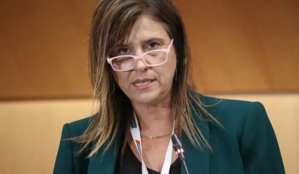 Η Λαλιώτου αποδίδει στην κυβέρνηση την ευθύνη για την ασφάλεια των μαθητών στο συλλαλητήριο