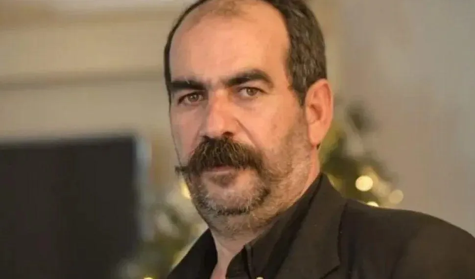 Ο Γιώργος Ξυλούρης επιτέθηκε στον Αλέξη Τσίπρα για τις αναφορές στους «Φραπέδες» και τους «Χασάπηδες»