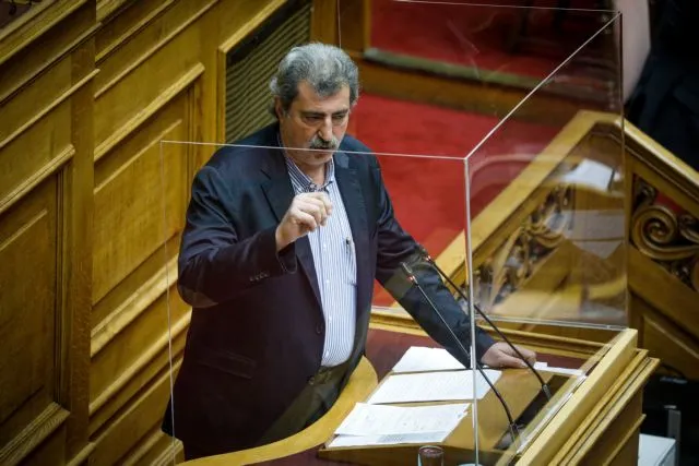 Ο Πολάκης επαναφέρει το αίτημα παραίτησης Πατούλη μετά τη διαγραφή υποκαταστήματος από το ΓΕΜΗ