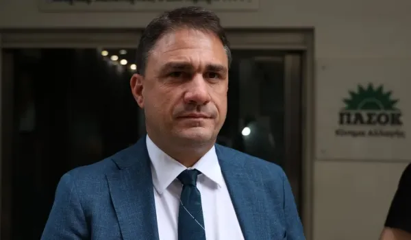 Τσουκαλάς: Προτάσεις του ΠΑΣΟΚ περιλαμβάνει το ισπανικό «διάταγμα Μαρικάρμεν»