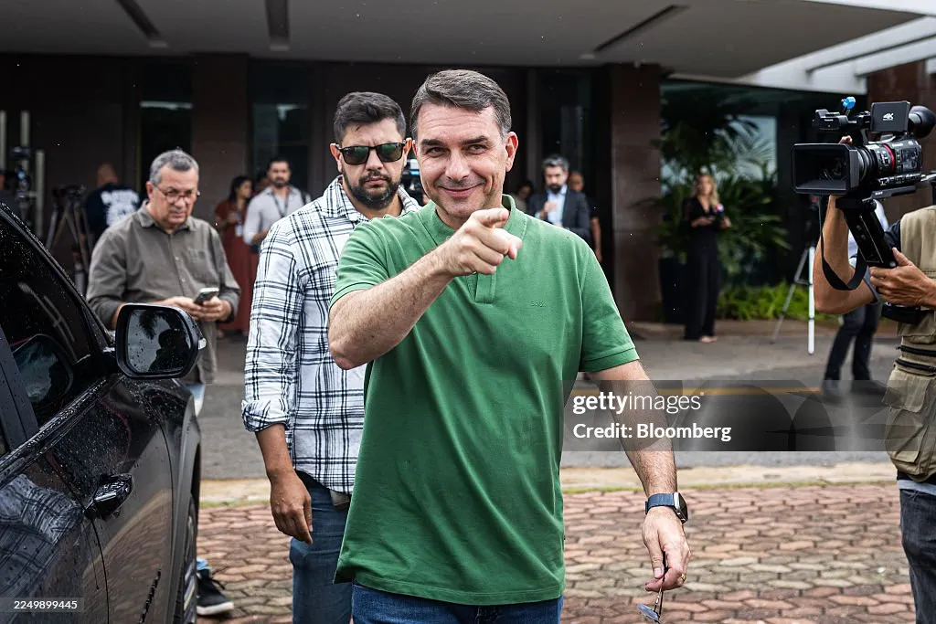 Ο Φλάβιο Μπολσονάρου έφθασε στις ΗΠΑ μετά τη χορήγηση βίζας
