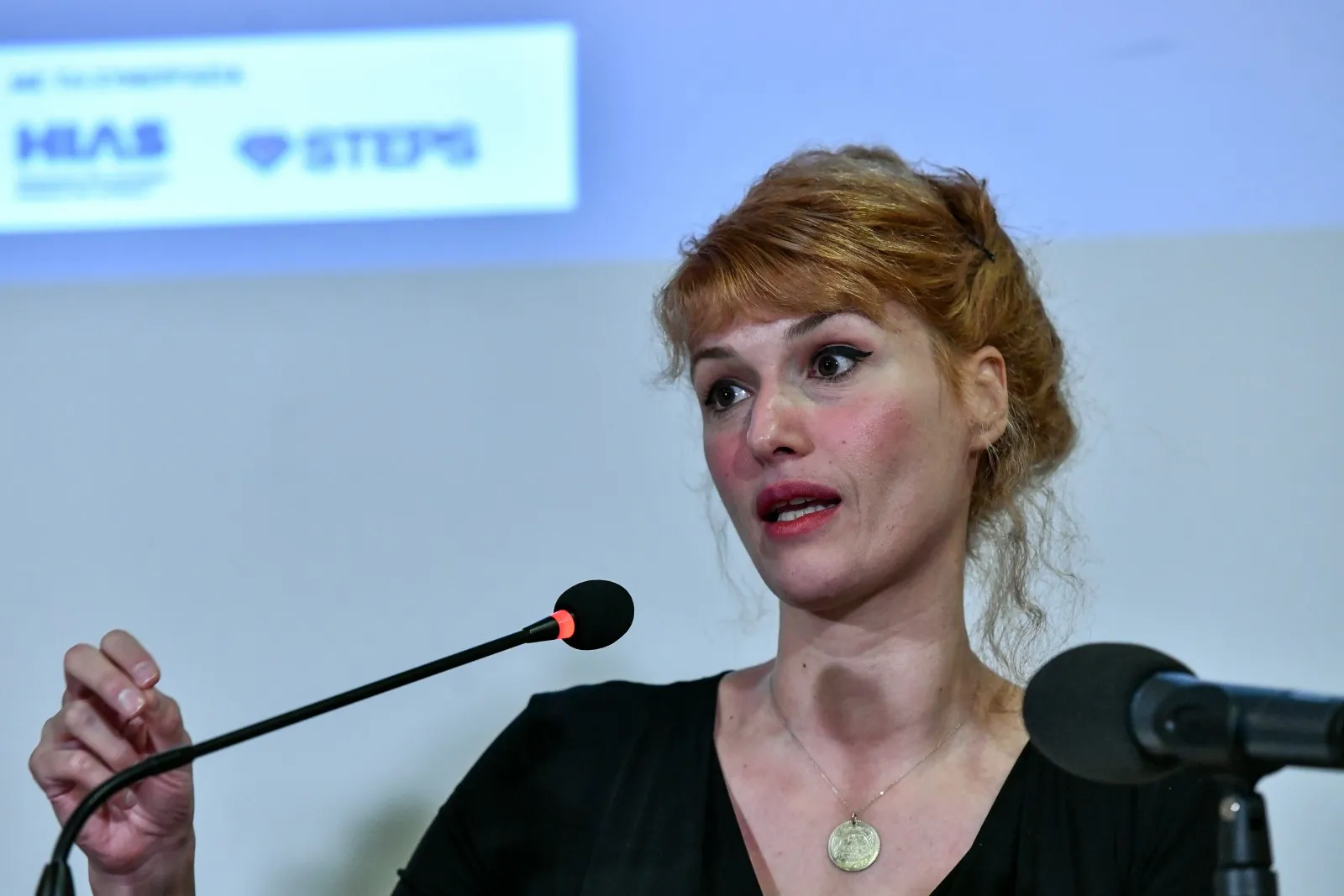 Η Θεώνη Κουφονικολάκου επικρίνει Γεωργιάδη για τις οικονομικές δυσκολίες των νοικοκυριών