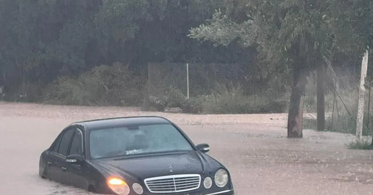 Κακοκαιρία στη Ρόδο: Νεκρός 62χρονος, κλειστά σχολεία και τέσσερα οχήματα στη θάλασσα