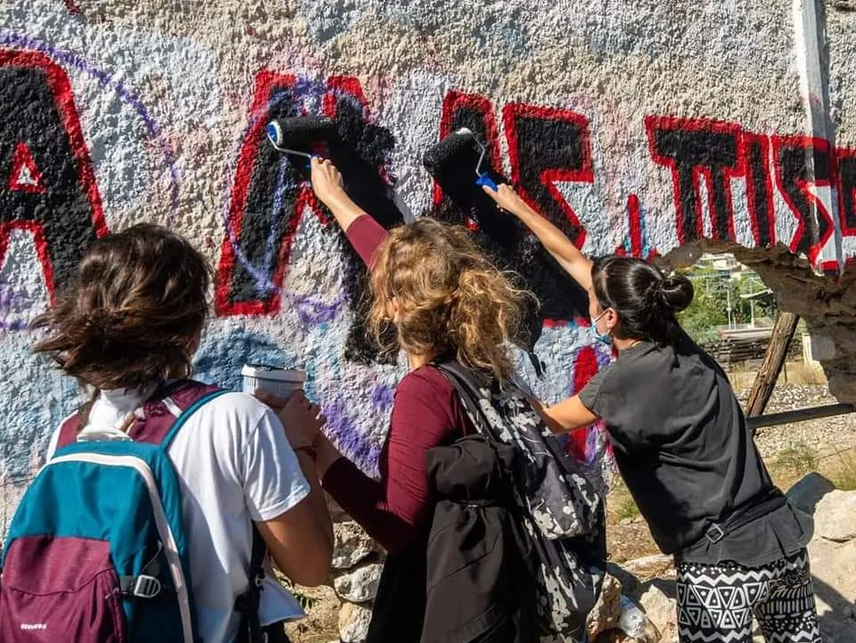 …και με τον φασισμό στα σχολεία, τι θα κάνουμε;