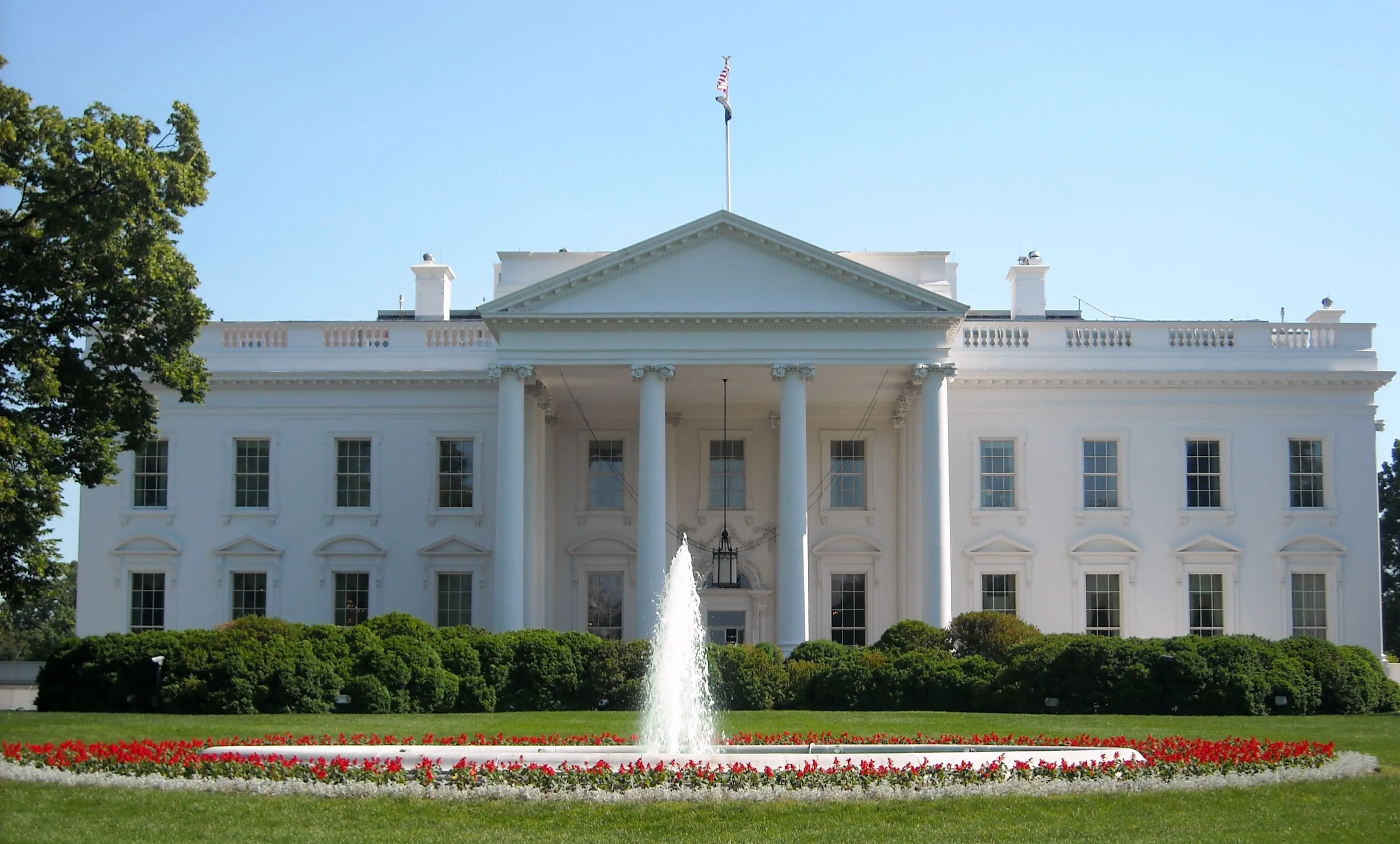 Δικαστής διατηρεί την πρόσβαση CNN, MS NOW και Politico στον Λευκό Οίκο