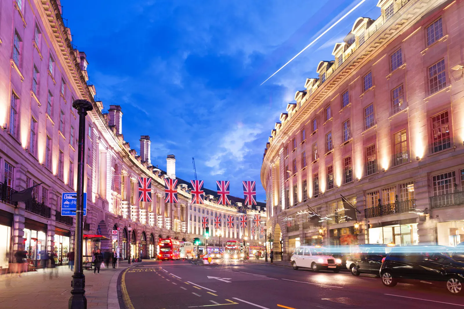 Η Oxford Street στο Λονδίνο αποκλείει λεωφορεία, ταξί και ποδήλατα