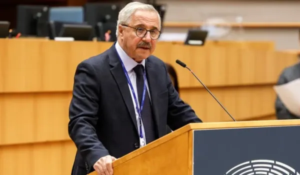 Μανιάτης ζητά από την Κομισιόν να εξετάσει κυρώσεις για τις τουρκικές προκλήσεις