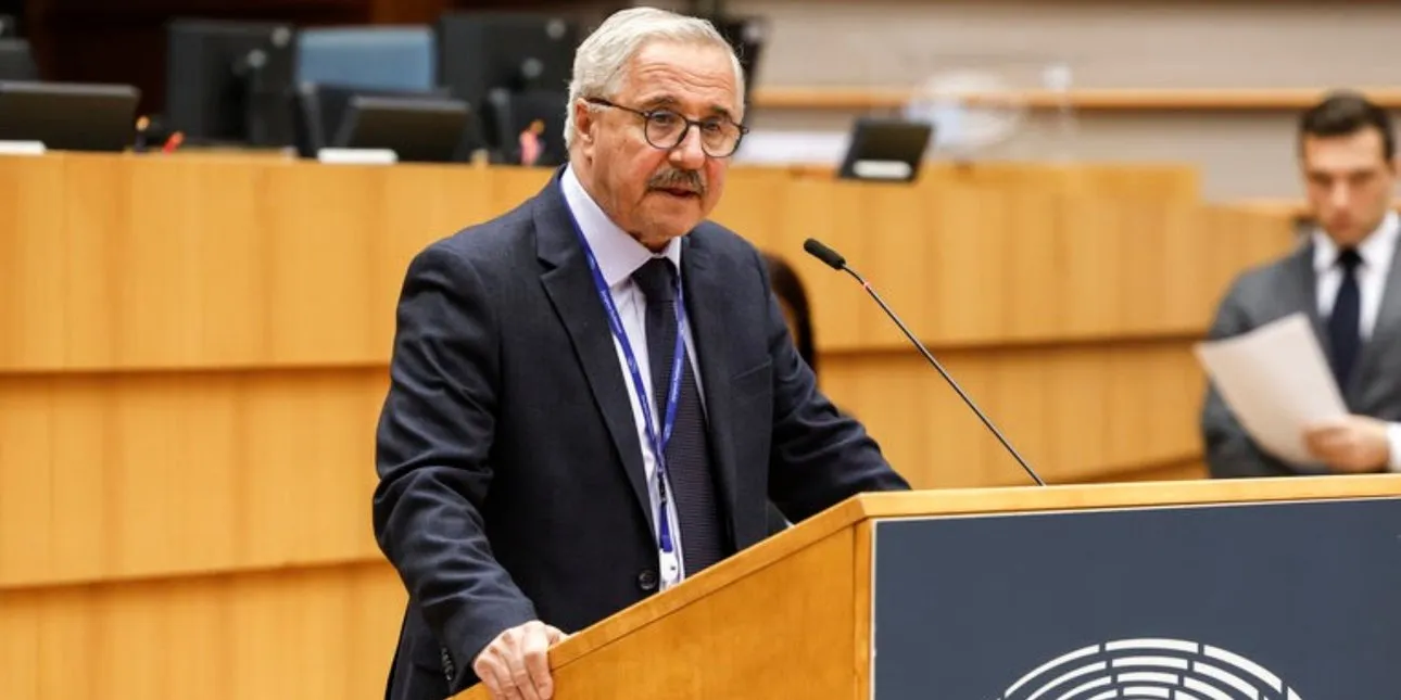 Μανιάτης ζητά από την Κομισιόν να εξετάσει κυρώσεις για τις τουρκικές προκλήσεις