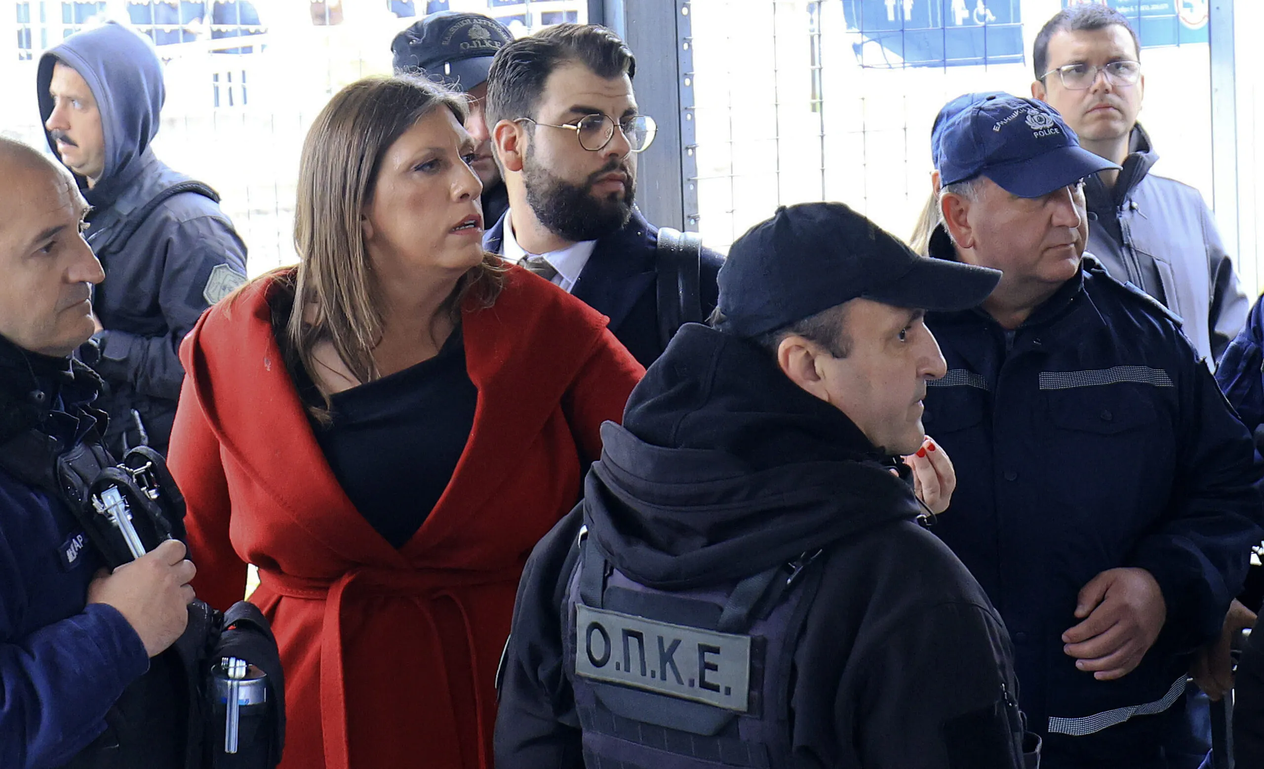 Κωνσταντοπούλου ζητά δικαστική εποπτεία στις εκταφές των θυμάτων των Τεμπών