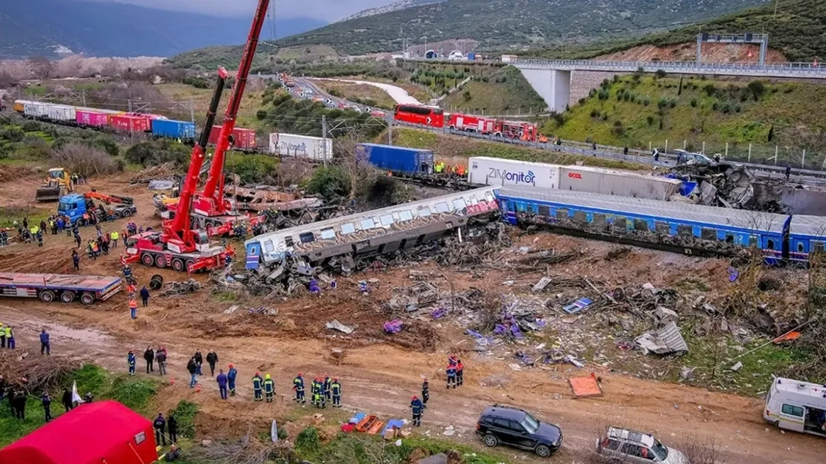 Συγγενής θυμάτων στα Τέμπη συνδέει τη δικαίωση με την αποκατάσταση του σιδηροδρόμου