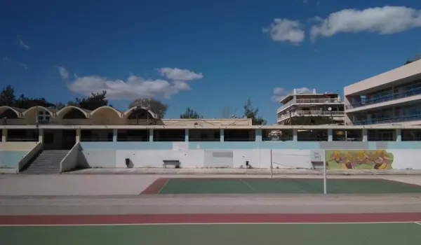 Κατέρρευσε τμήμα οροφής στο 1ο Λύκειο Ηρακλείου Αττικής μετά την καλοκαιρινή ανακαίνιση