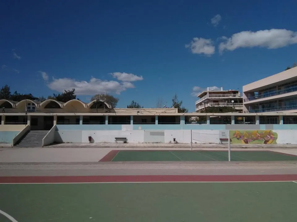 Κατέρρευσε τμήμα οροφής στην είσοδο του ανακαινισμένου 1ου Λυκείου Νέου Ηρακλείου