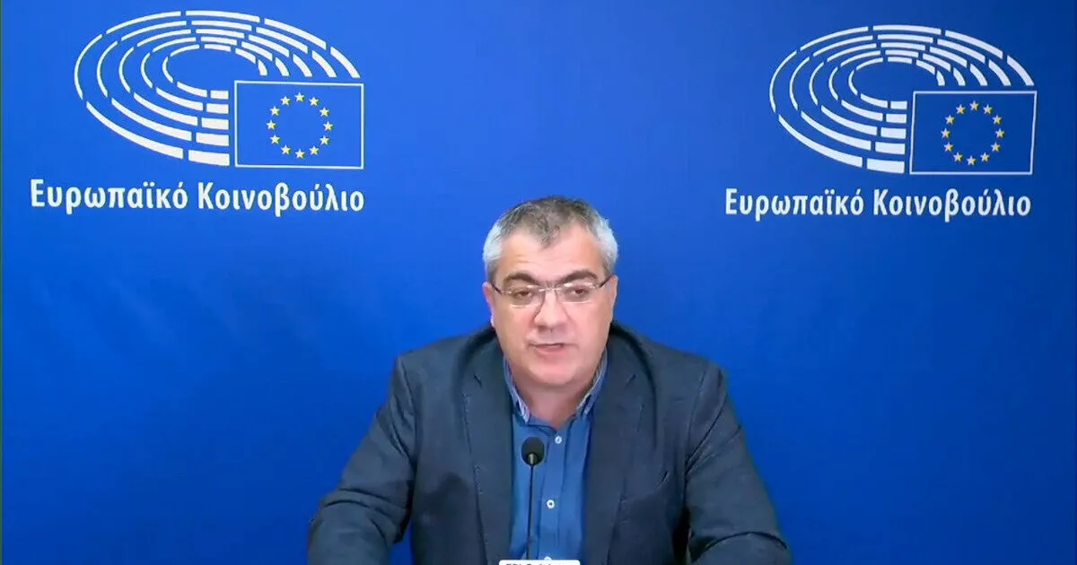 Ο Κώστας Παπαδάκης ρωτά την Κομισιόν για τις αναφορές Φον ντερ Λάιεν σε «μακεδονική γλώσσα»