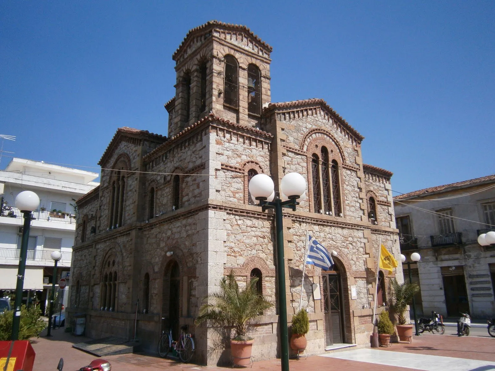 Νέο μήνυμα 112 για απομάκρυνση από τα Ψαχνά προς την Αρτάκη