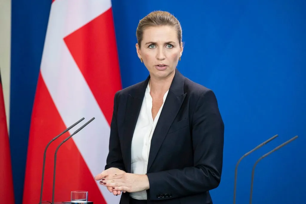 Η Μέτε Φρεντέρικσεν επικρίνει την απευθείας επικοινωνία Στουμπ και Στόρε με τον Πούτιν
