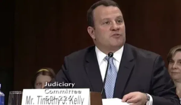 Δικαστής διατηρεί την πρόσβαση των CNN, MS NOW και Politico στον Λευκό Οίκο