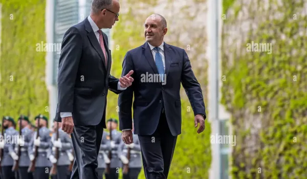 Ράντεφ θα καλέσει τη Ρωσίδα πρέσβη μετά τις επιθέσεις σε δύο πλοία στη Μαύρη Θάλασσα