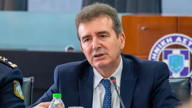 Χρυσοχοΐδης προαναγγέλλει επιχείρηση της ΕΛΑΣ για κατοικίες με 20-30 ενοίκους
