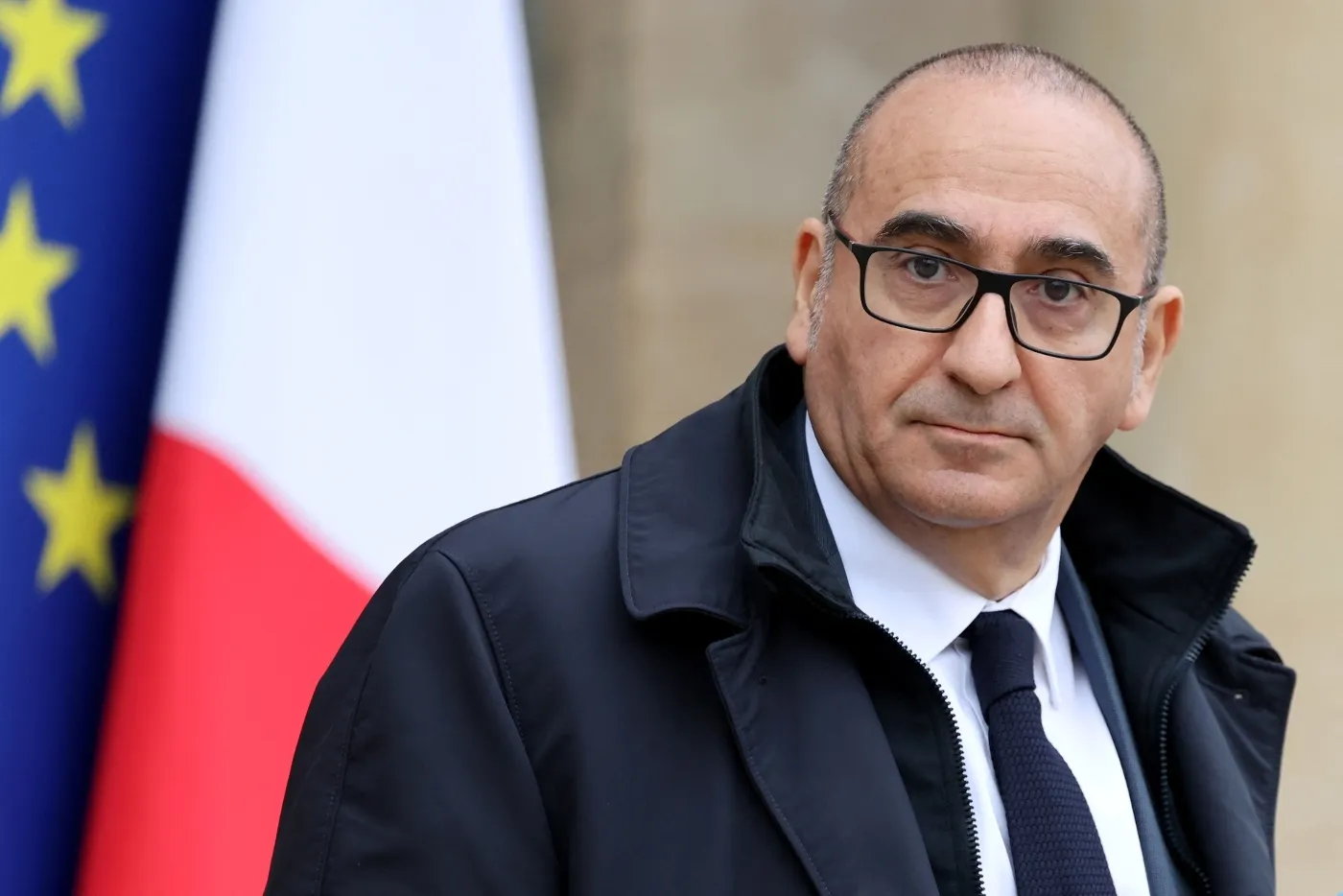 Ο Νουνιές αναστέλλει προσωρινά τη χρήση χειροβομβίδων κρότου-λάμψης
