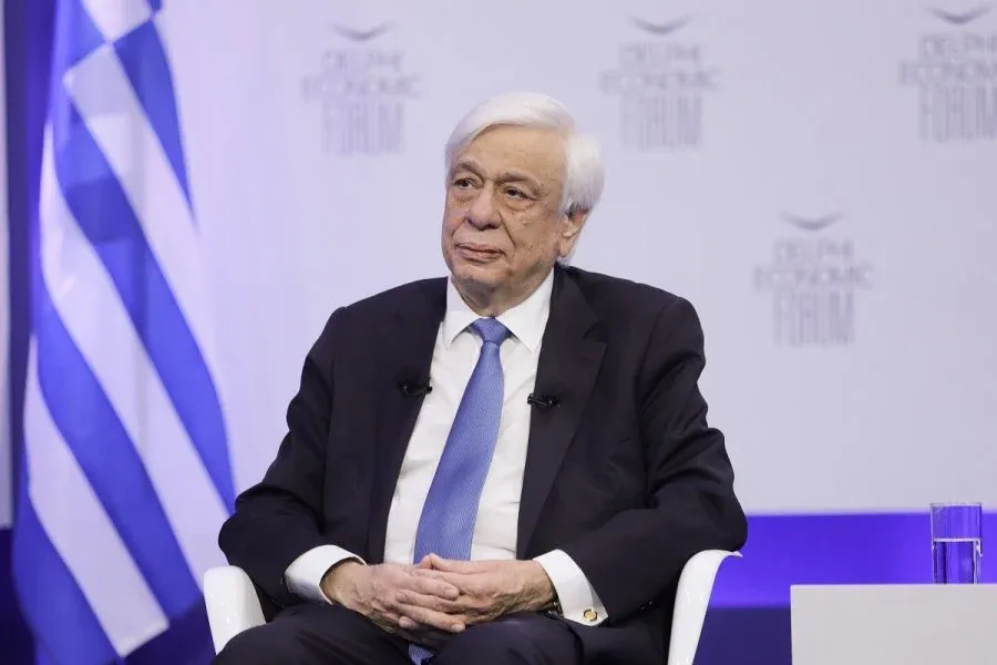 Ο Προκόπης Παυλόπουλος τίμησε τον Κωνσταντίνο Τσουκαλά στις Διεθνολογικές Συναντήσεις Ναυπλίου