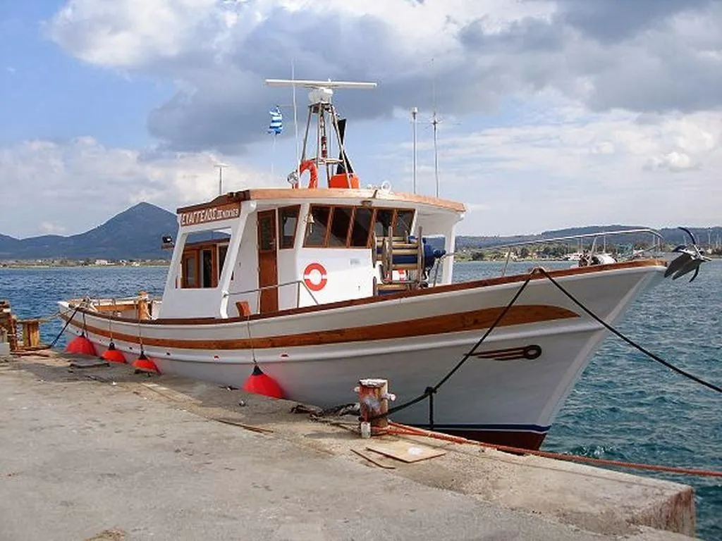 ΠΑΣΟΚ: Προτείνει μειωμένο ΦΠΑ σε μικρά νησιά και ενίσχυση 50 λεπτών ανά λίτρο για αλιείς