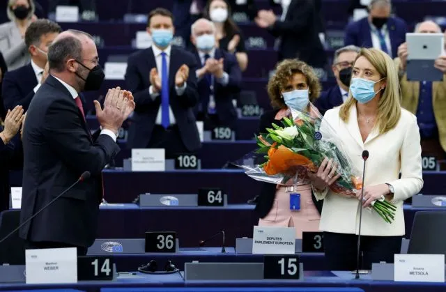 Η Ρομπέρτα Μετσόλα εκφράζει αλληλεγγύη σε Ελλάδα και Κύπρο για το τουρκολιβυκό μνημόνιο