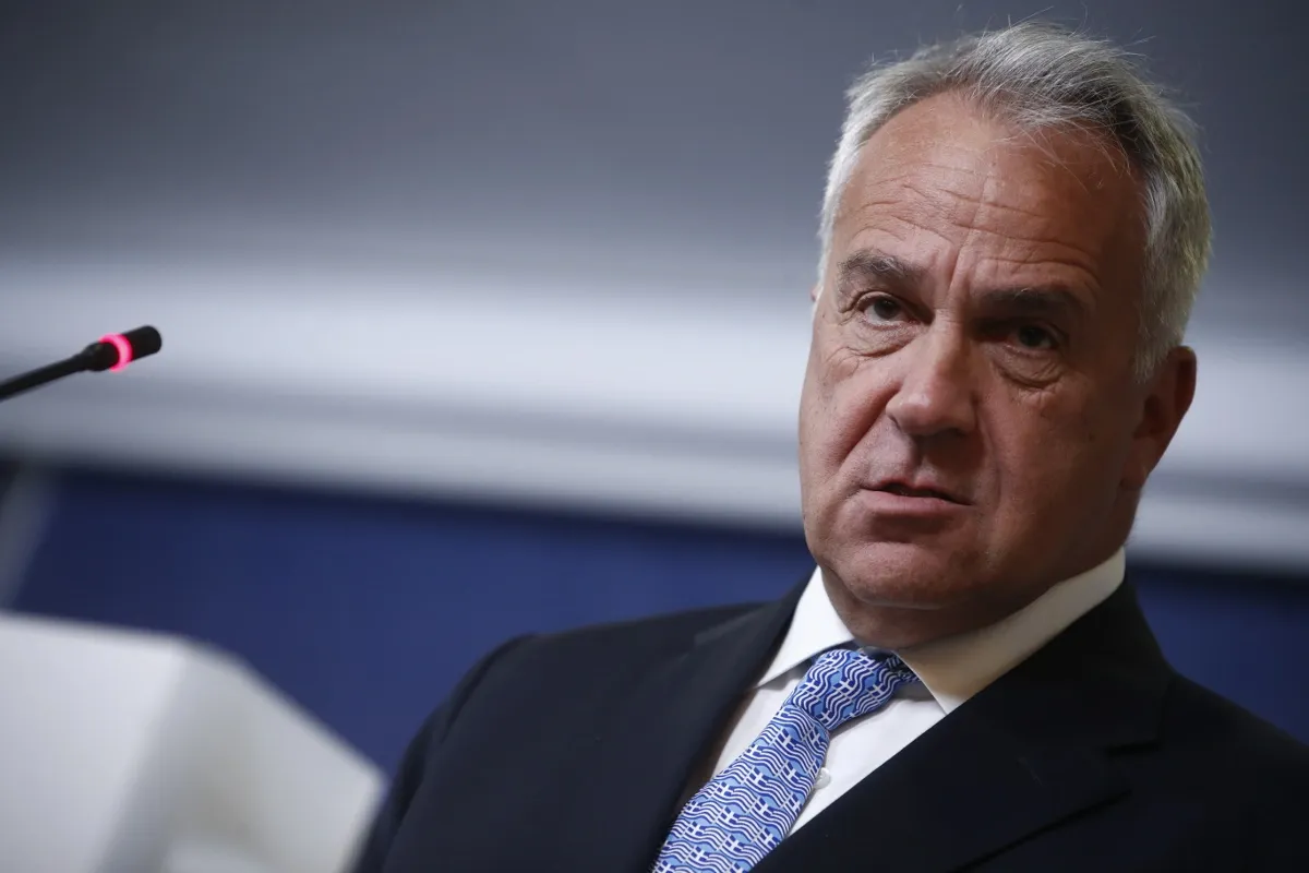 Βορίδης για Καραμανλή. Δεν έχει ξεπεράσει το όριο με την κριτική του