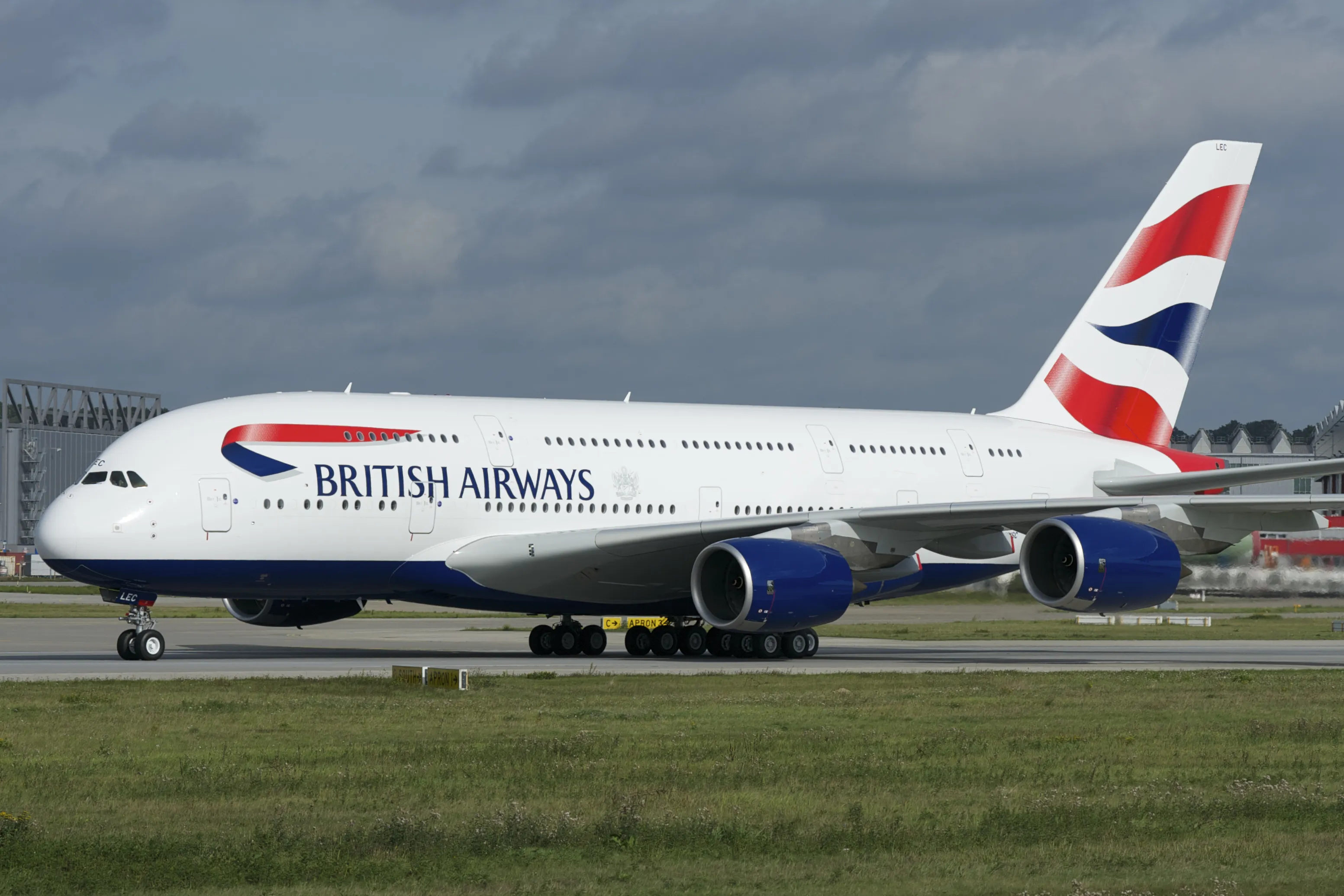 Boeing 777 της British Airways επέστρεψε στο Χίθροου μετά από απώλεια ύψους 28.000 ποδιών