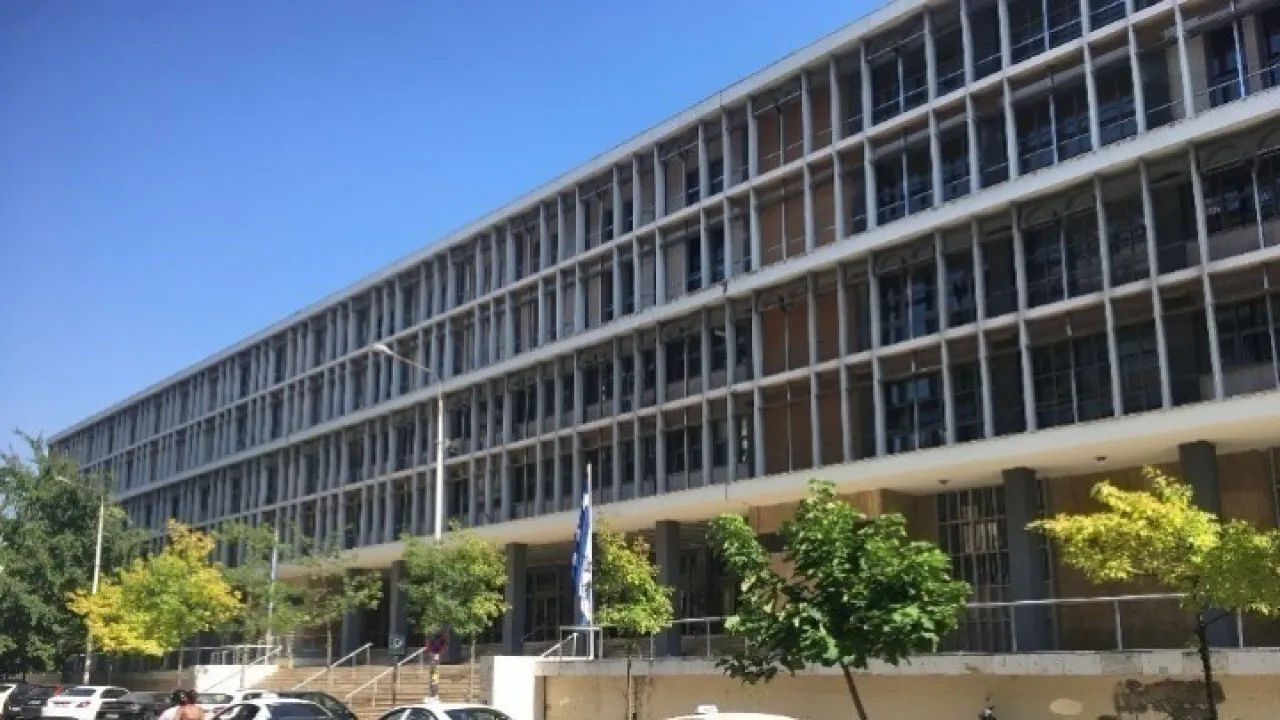 Άρχισε η δίκη για τον θάνατο αστυνομικού και 33χρονου στη Χαλκιδική