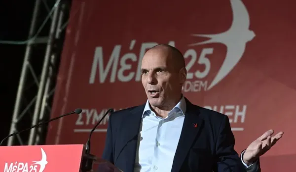 Βαρουφάκης: Η επανένωση άφησε νέο χάσμα ανάμεσα στην Ανατολική και τη Δυτική Γερμανία