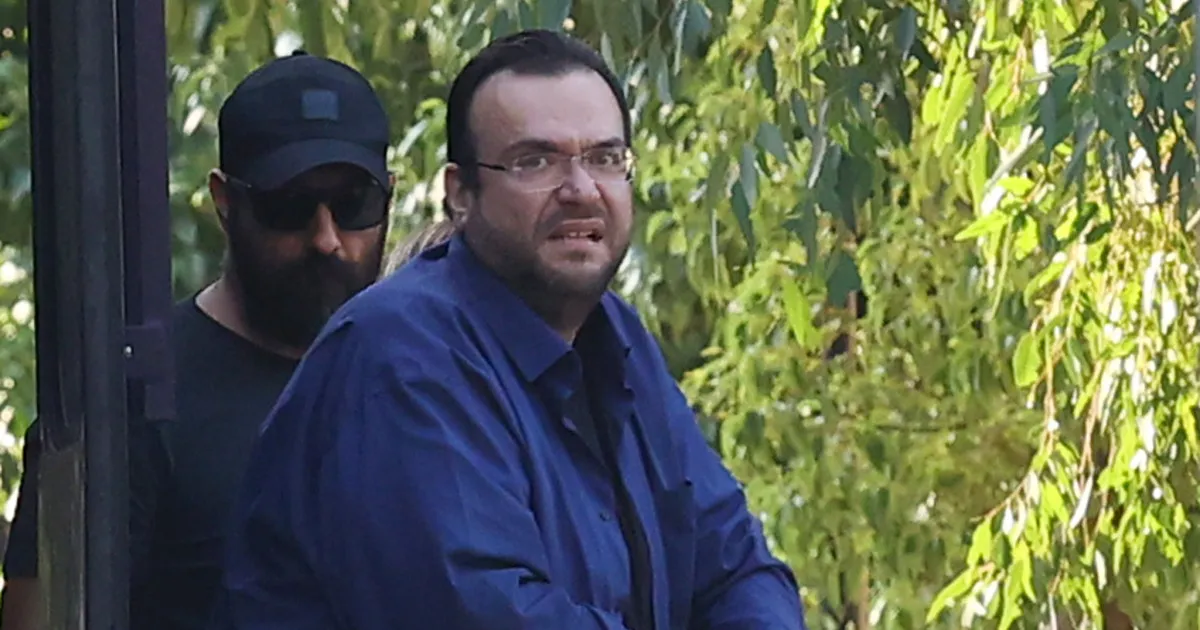 Πέντε προφυλακίσεις στην υπόθεση απάτης με τον ΕΦΚΑ, ανάμεσά τους ο Φίλιππος Καμπούρης και η σύζυγός του