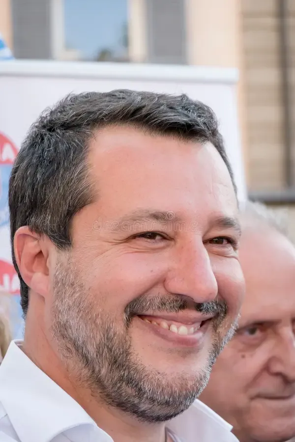 Ο Σαλβίνι ανακοινώνει την αποστολή 500 επιπλέον στρατιωτών στο Μιλάνο