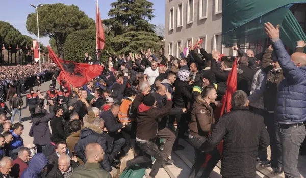 Νέα κινητοποίηση στην Αλβανία με αίτημα την παραίτηση Ράμα