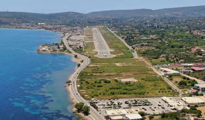 Νερά από την οροφή πλημμύρισαν την αίθουσα επιβατών στο αεροδρόμιο της Χίου