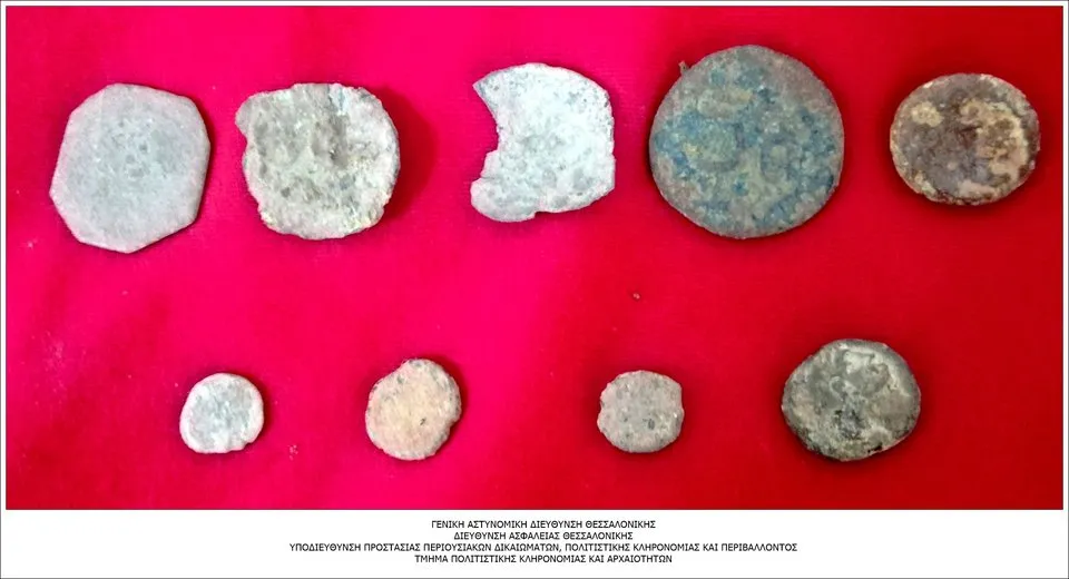Έντεκα συλλήψεις για δύο κυκλώματα παράνομης αναζήτησης αρχαιοτήτων