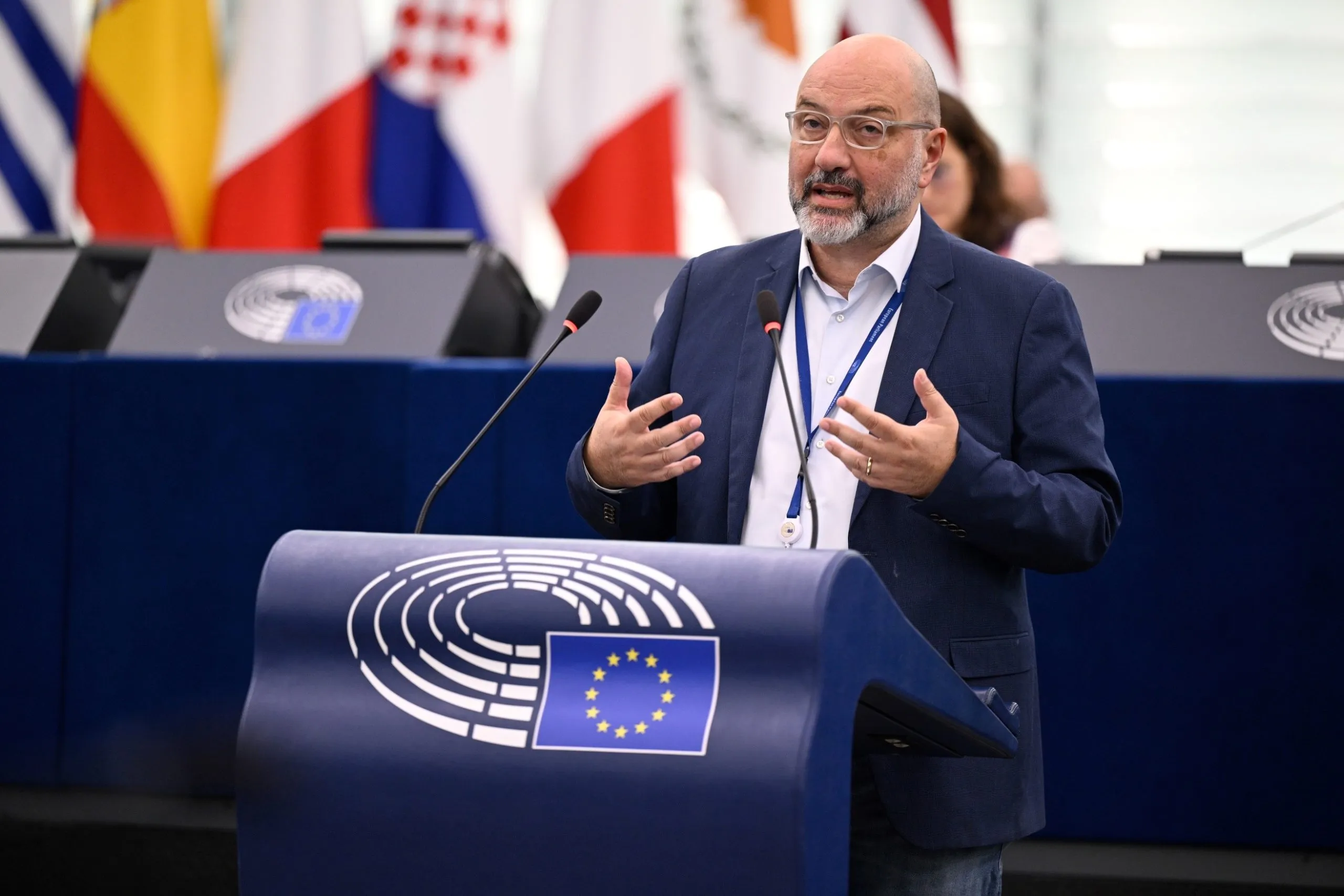 Ο Σάκης Αρναούτογλου θυμάται τη στήριξη της Φώφης Γεννηματά στην πολιτική του πορεία