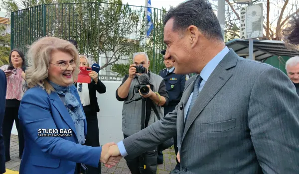 Ο Γεωργιάδης αποκάλεσε «αριστερά γκρουπούσκουλα» τους διαδηλωτές έξω από την ισραηλινή πρεσβεία