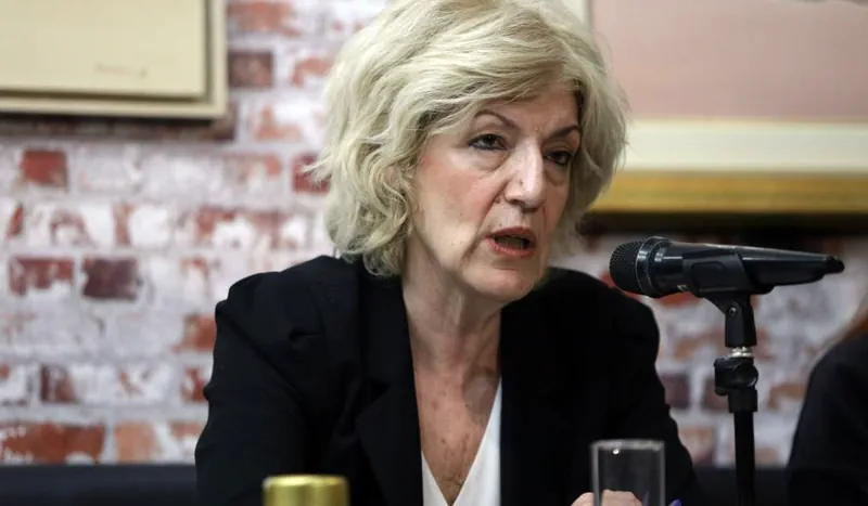 Σία Αναγνωστοπούλου: Στην Βουλή !!!