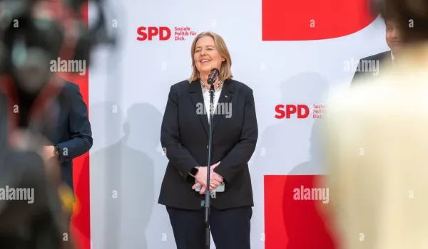 Η Μπέρμπελ Μπας αποχωρεί από την κυβέρνηση και το SPD· ο Σβάιτσερ επιλέχθηκε για το υπουργείο