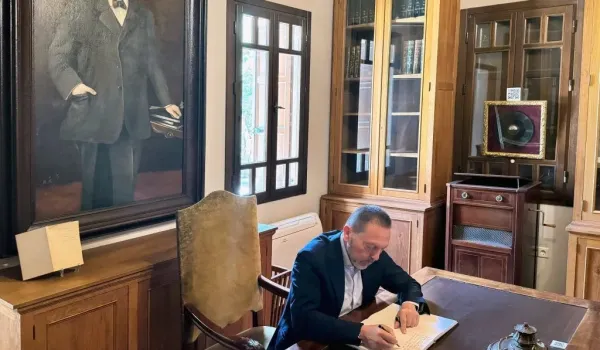 Στουρνάρας: Να αυξηθεί η προσφορά κατοικίας και με την αξιοποίηση κλειστών σπιτιών