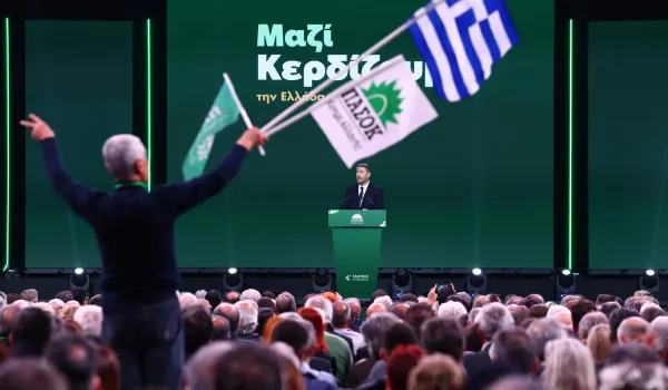 ΠΑΣΟΚ: Να αποχωρήσει ο Μπεκίρης από τη διεύθυνση του Γραφείου του Πρωθυπουργού στη Βουλή