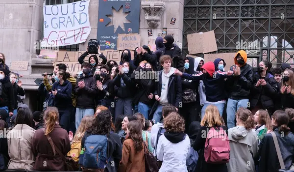 Γαλλία. Νομοσχέδιο προβλέπει έως 10.000 ευρώ για ζημιές σε διαδηλώσεις