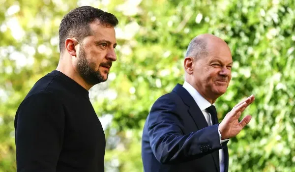 Ο Ζελένσκι προειδοποιεί για πιθανή μαζική ρωσική επίθεση