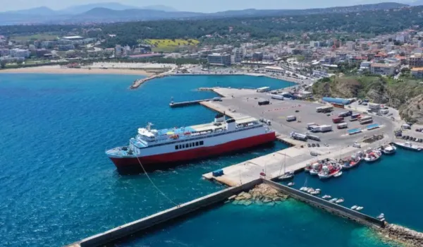 Κικίλιας και τοπικοί φορείς συζήτησαν μέτρα για το λιμάνι της Ραφήνας