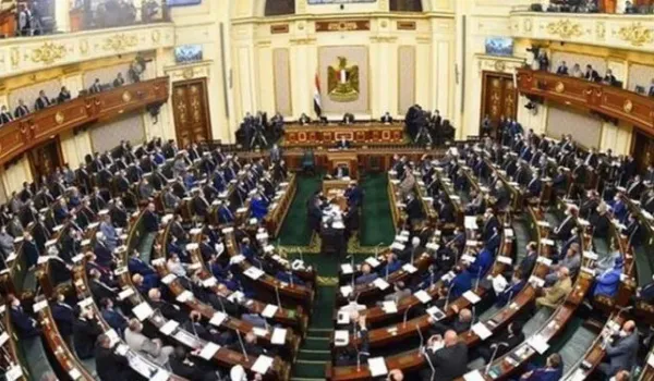 Η αιγυπτιακή Βουλή εξετάζει πιθανή αμυντική συνδρομή προς τη Σαουδική Αραβία