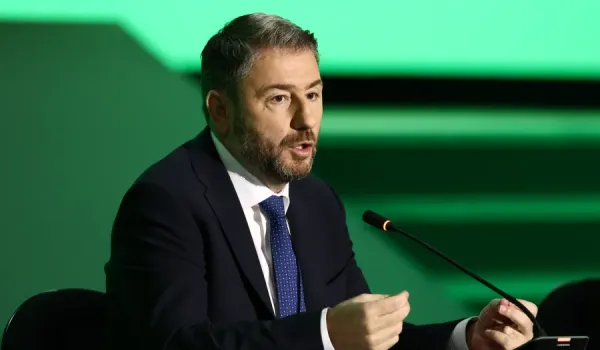 Σε ζωντανή μετάδοση η συζήτηση του Νίκου Ανδρουλάκη στο συνέδριο για την Αθήνα