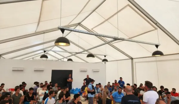 RSA: Καταγγέλλει συλλήψεις και καταδίκες αιτουσών άσυλο στη Μαλακάσα