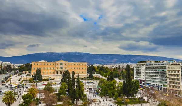 Φοιτητές έστησαν σκηνές στο Σύνταγμα ενόψει των αυριανών κινητοποιήσεων